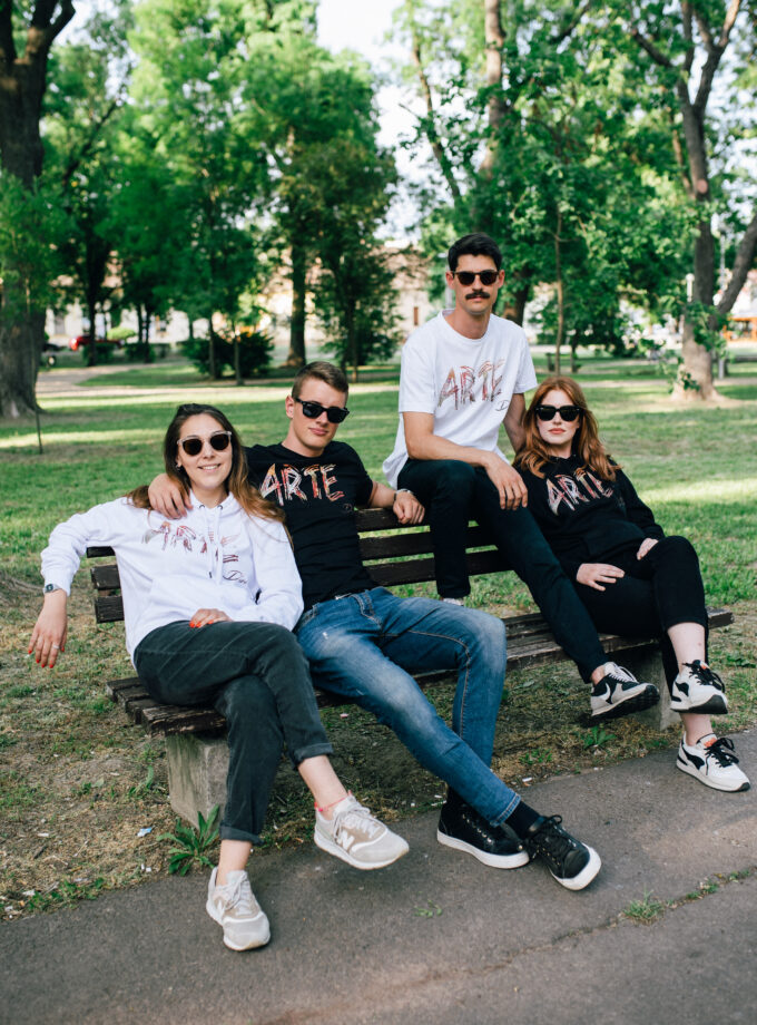 Past Perfect Női kapucnis pulóver